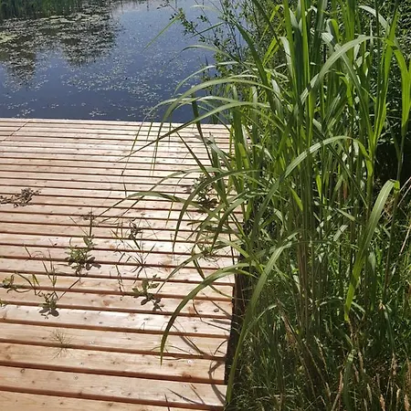 Machowino W Dolinie Nad Stawem 乌斯特卡